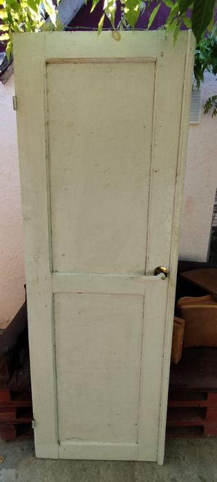 Продам двери деревянные размер 206*70