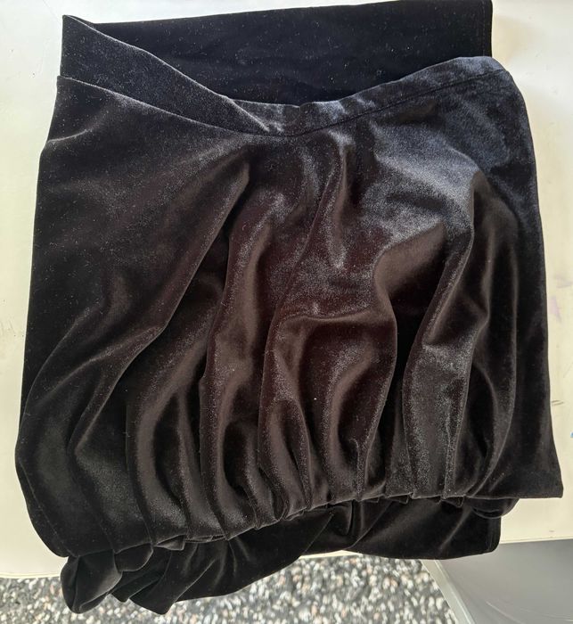Top Preto sem ombros - Veludo - Bershka - S