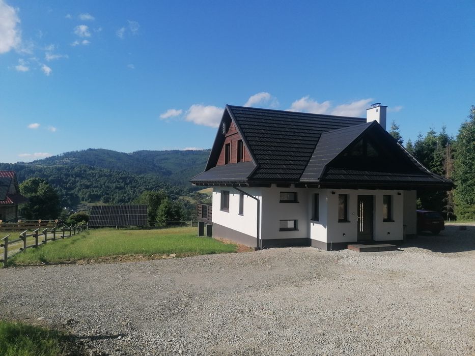 Domek w górach  piękny widok Ujsoły zlatna Beskid żywiecki