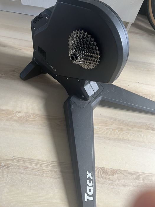 Trenażer tacx flux S
