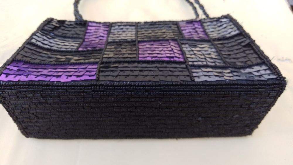 Вечерняя нарядная сумочка с пайетками и бисером.