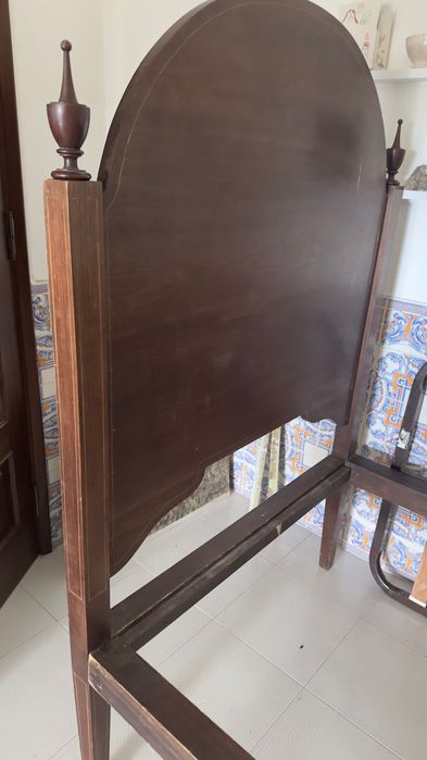 Cama solteiro em Santarém