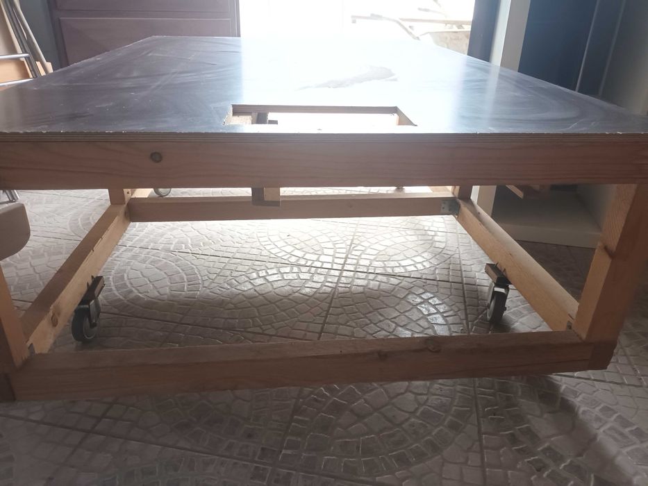 Mesa/ bancada de apoio