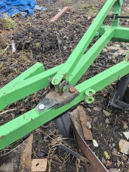 Плуг Bomet 3-х корпусний