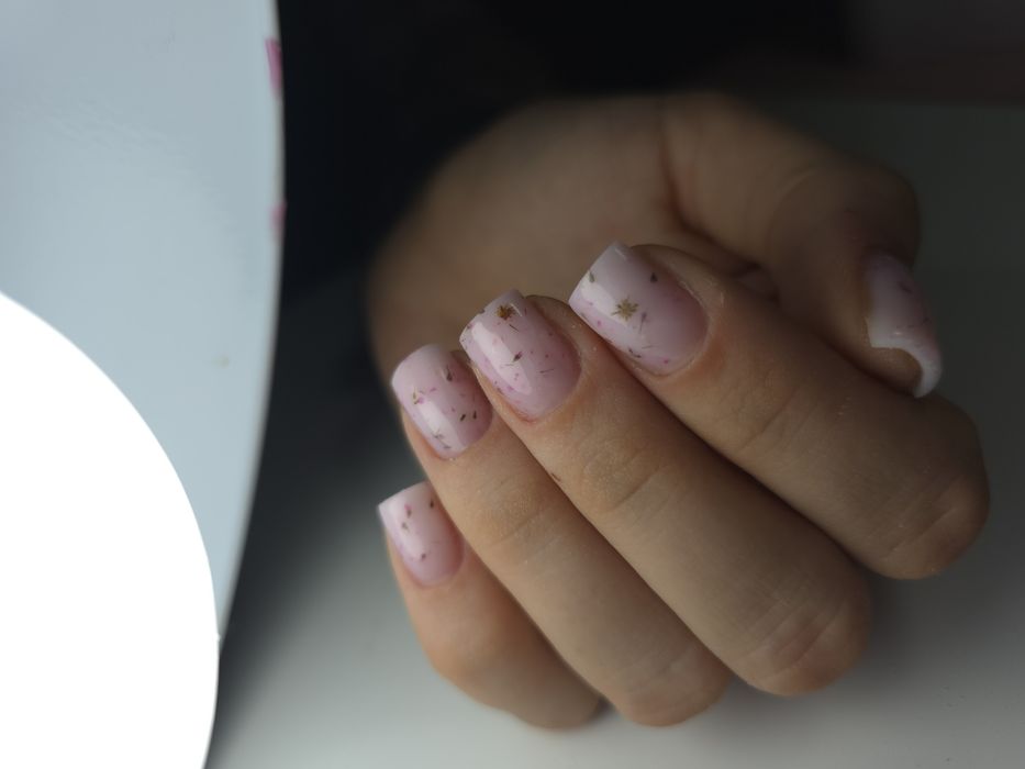 Paznokcie manicure hybryda przedłużanie