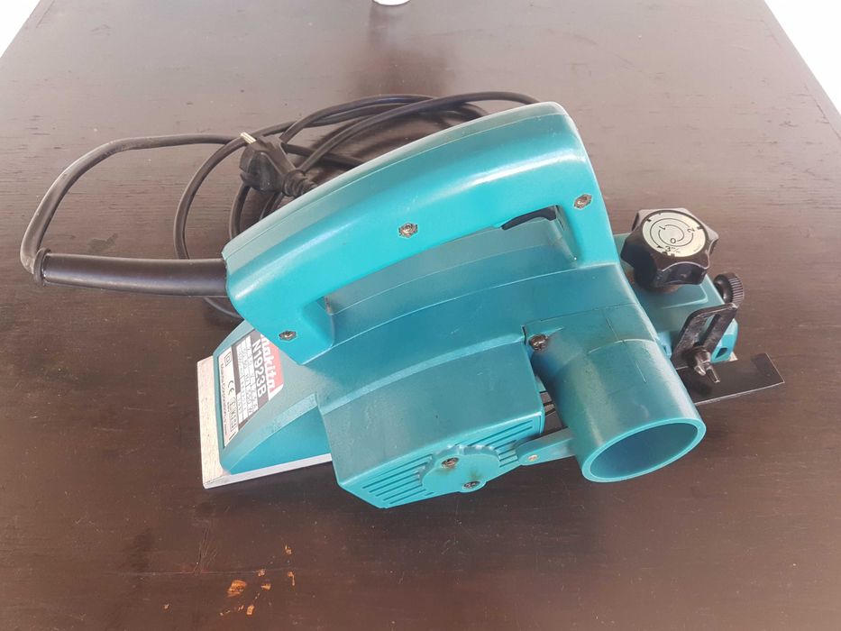 Plaina Makita N1923B