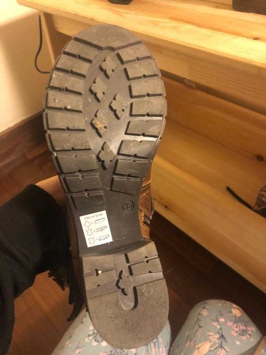 Botas de Pele Novas