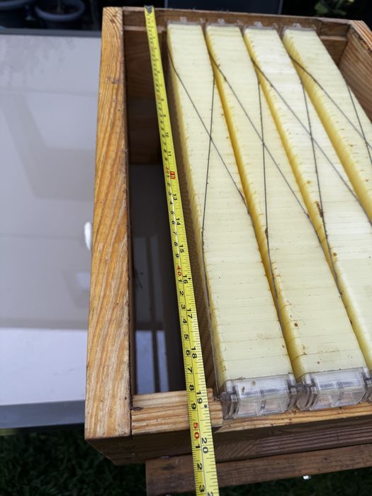 Автоматичний вулик на 4 рамки, саморобний на базі Дадан.