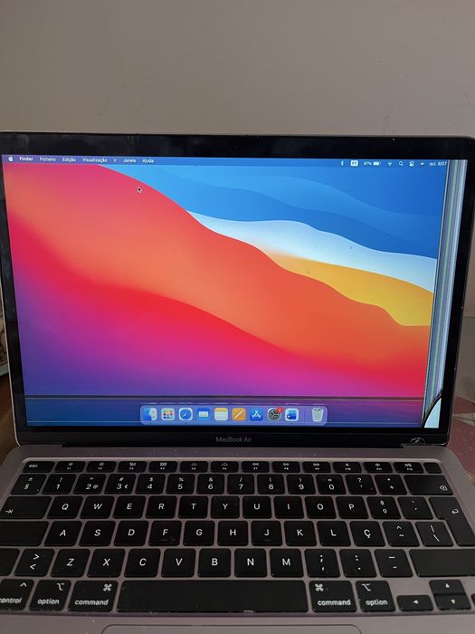 Macbbook Air 13’ (2020) para peças /reparaçao
