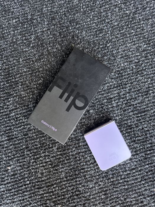Galaxy Z Flip4 ainda com garantia