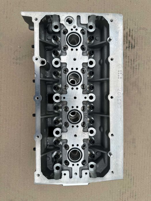 Головка блока Volkswagen Touran 1.6B FSI Skoda Octavia 1.6 FSI ГБЦ 1.6