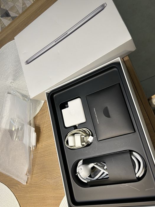 MacBook Pro (Retina, 13-inch, Early 2015)