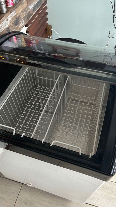 Juka M100v, морозильний лар