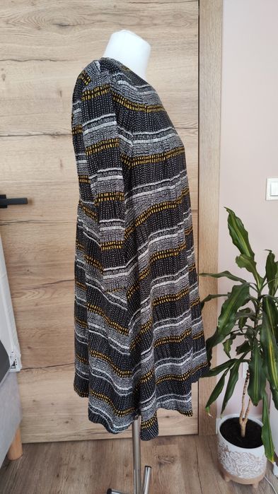 Luźna zwiewna sukienka czarna z żółtymi kropkami H&M