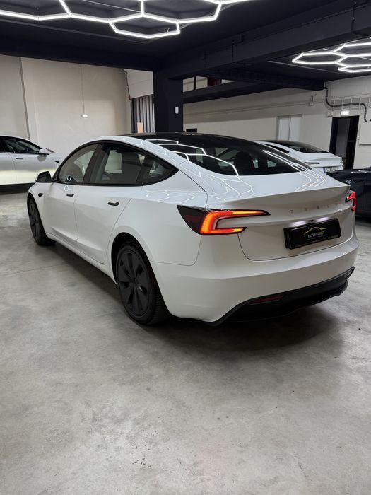 Tesla Model 3 SR Highland