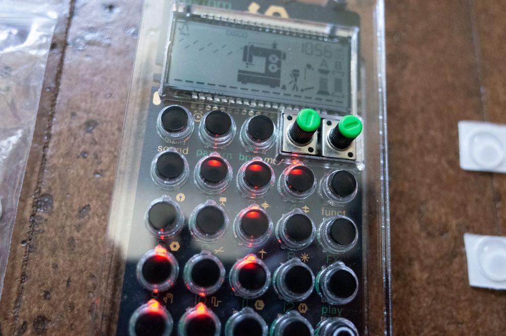 Teenage Engineering Pocket Operator PO-12 rhythm + Dich Studio case + garantia
