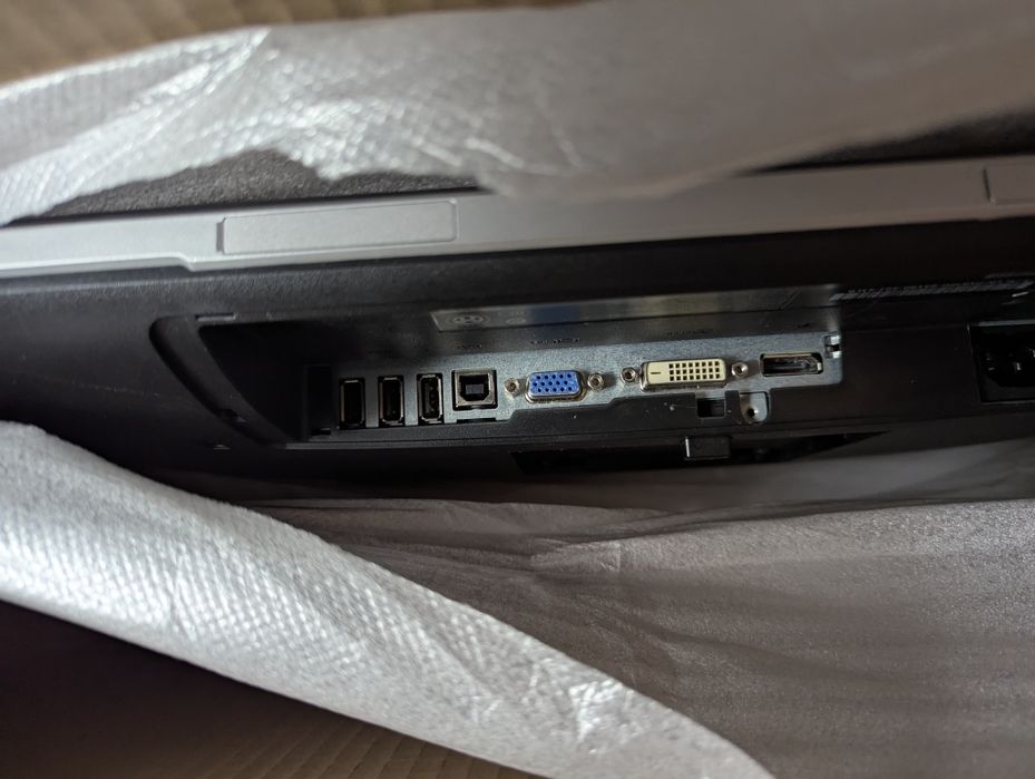 Монітор Dell E2314Hc