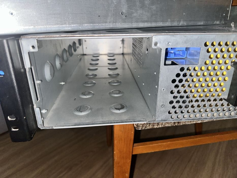 Продам безперебійник APC 3000,APC 2200,APC 1500 інвектор,перетворювач