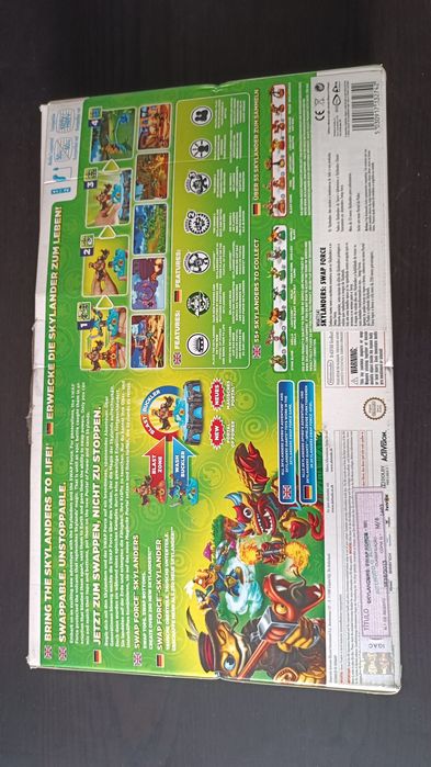 Jogo Wii Skylanders com várias figuras extra