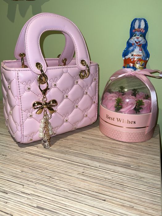 Kwadratowa torebka kuferek pink rabbit Wielkanoc prezent