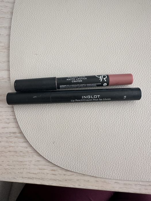Matowe pomadki Inglot Golden rose