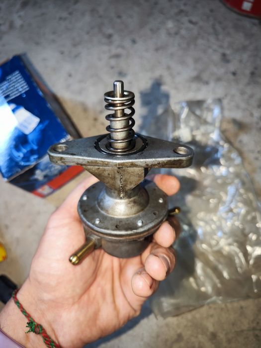 Паливний насос механічний 2 шт. Ціна за 1шт