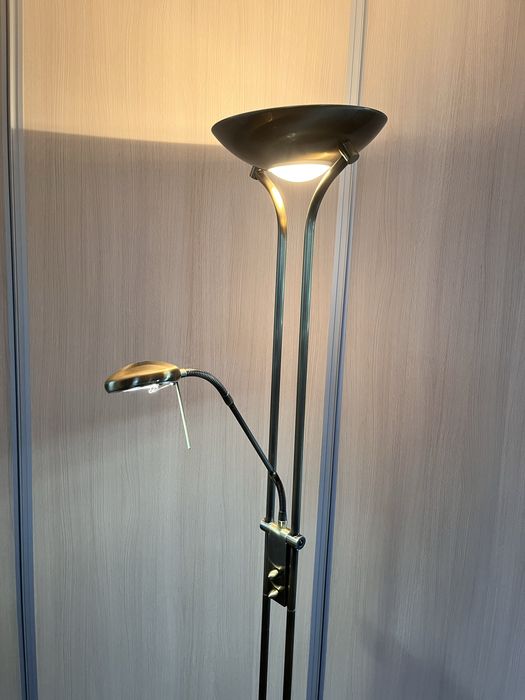 Lampa stojąca . Wysokosc 182cm.
