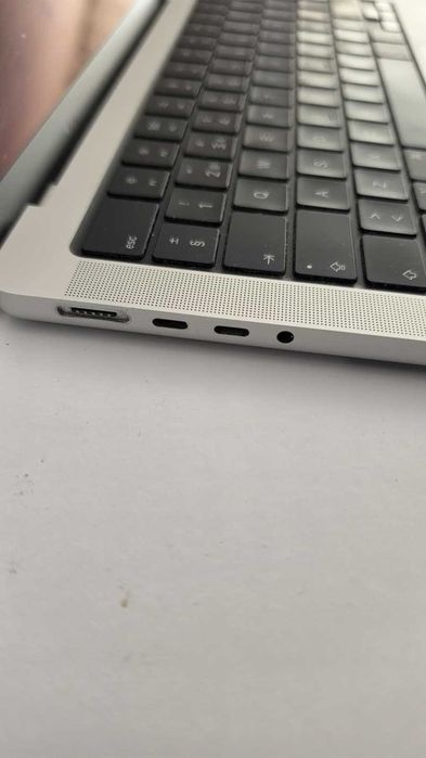 Macbook M2 Pro 2023