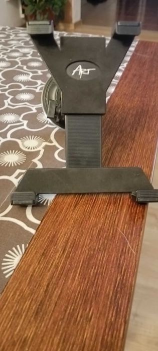 Uchwyt samochodowy na tablet