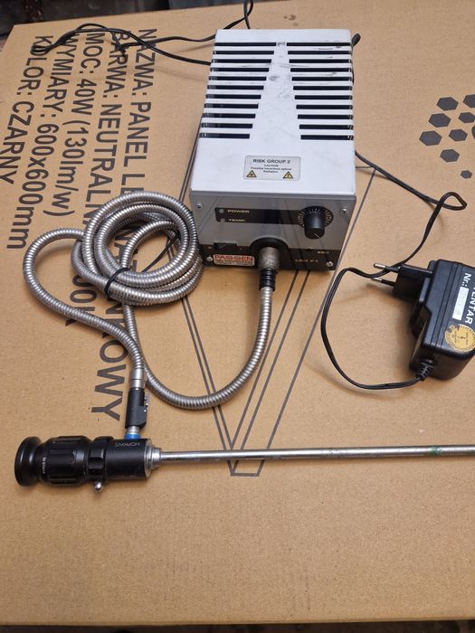 Endoskop że źródłem światła