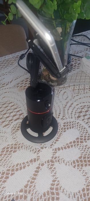 Suporte de telemóvel com restreamento automática de rosto