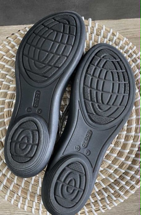 Crocs sandały Isabella Sandal Black W7 37/38