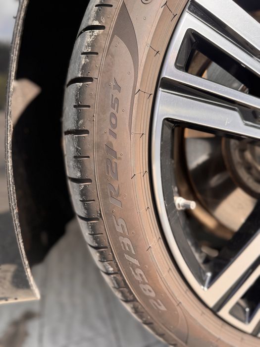 Шини Pirelli PZero 285/35/21-255/40/21 BMW i7
