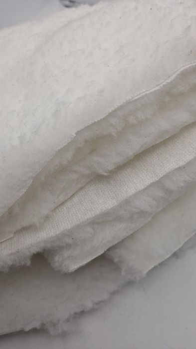 Futerko białe kupon 0,45 m.x 150 cm.
