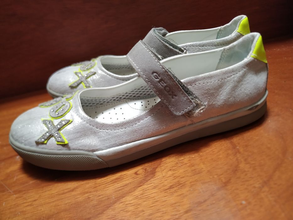 Sapatos de menina Geox prateados