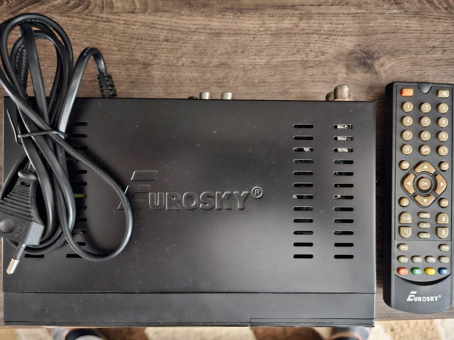 Супутниковий ресивер Evrosky ES-4050