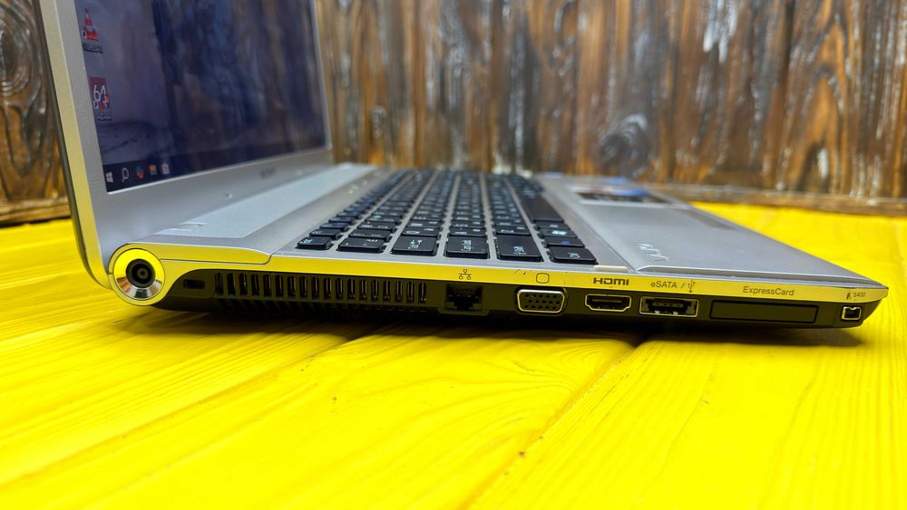 РОЗПРОДАЖ! 16 дюймовий Ноутбук Sony Vaio VPCF1 /GeForce  310M 512 MB