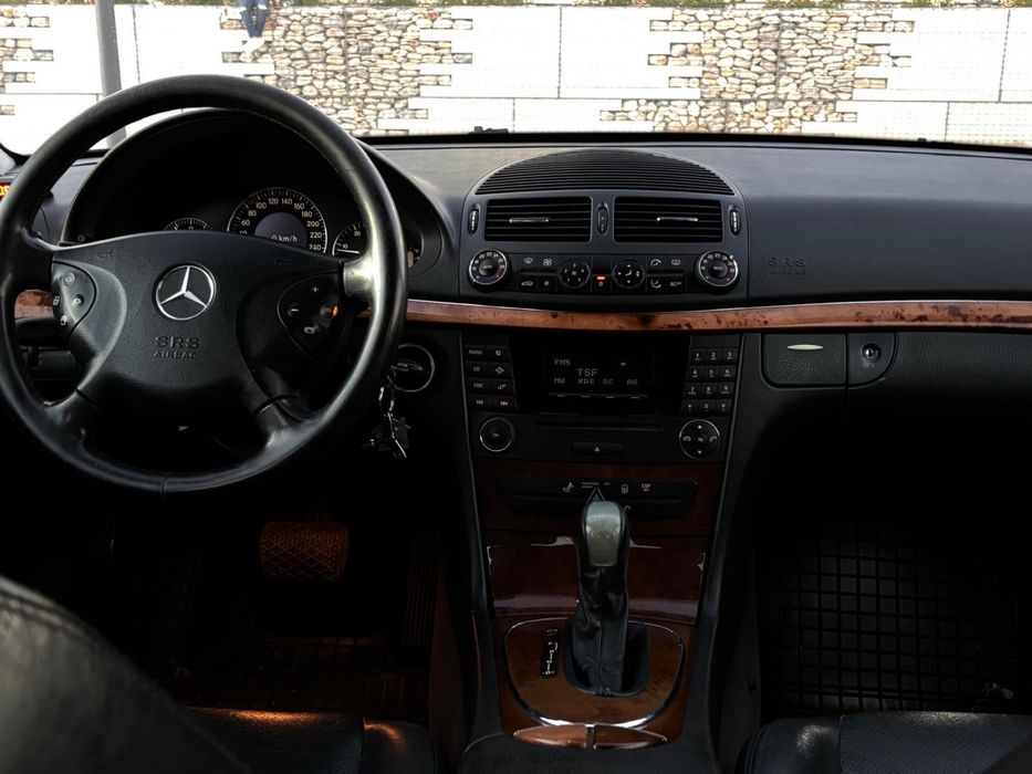 Mercedes-benz E220CDI ELEGANCE