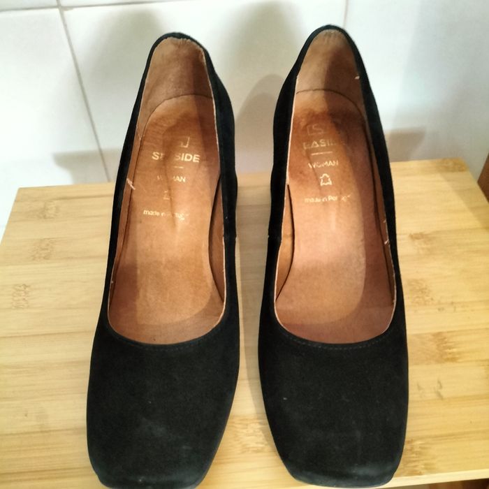 Sapatos de salto alto pretos