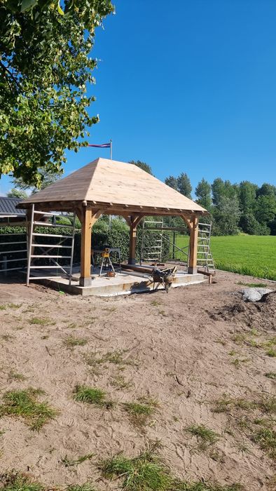 Гипсокартоные, и плиточные работы.