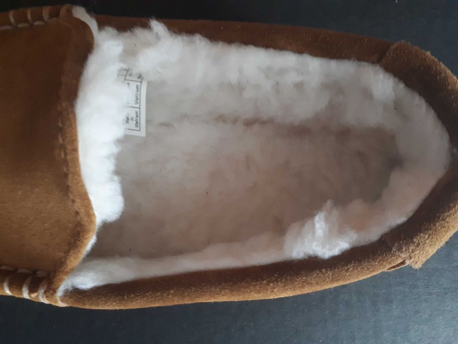 Ocieplane kapcie skórzane KOOLABURRA BY UGG