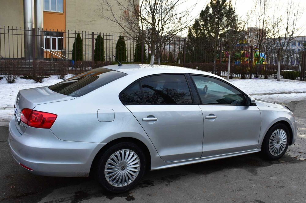 Фольксваген Джетта 2012г, Дв 2.5газ-бензин, Автомат