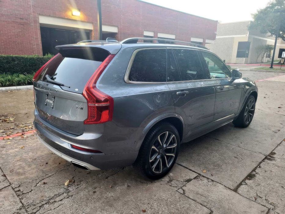 Volvo XC90 T6 Momentum      2017