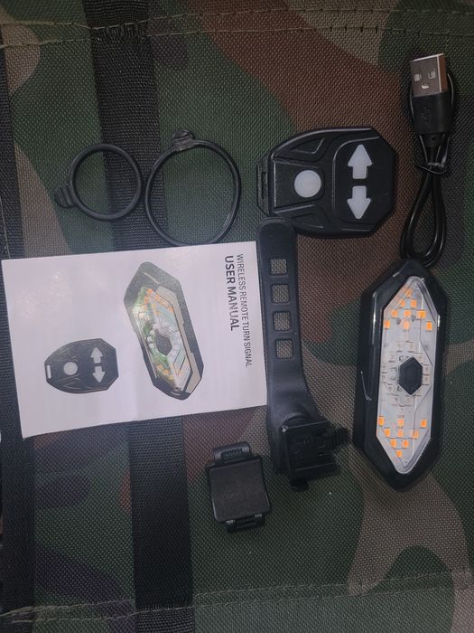 Велосипедные поворотники - стоп сигнал, с креплениями и usb кабелем