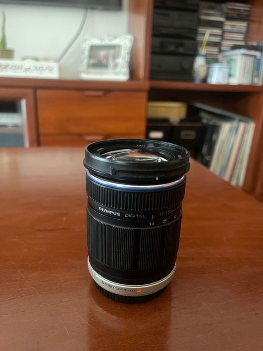 Objetiva Olympus M.Zuiko Digital ED 14-150mm f4.0-5.6