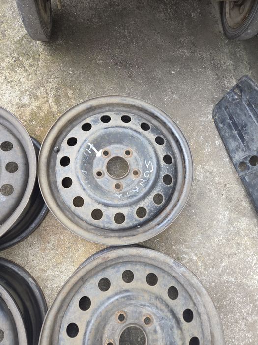 Felgi stalowe rozmiar 16 roztaw śrub 5x114,3 et46