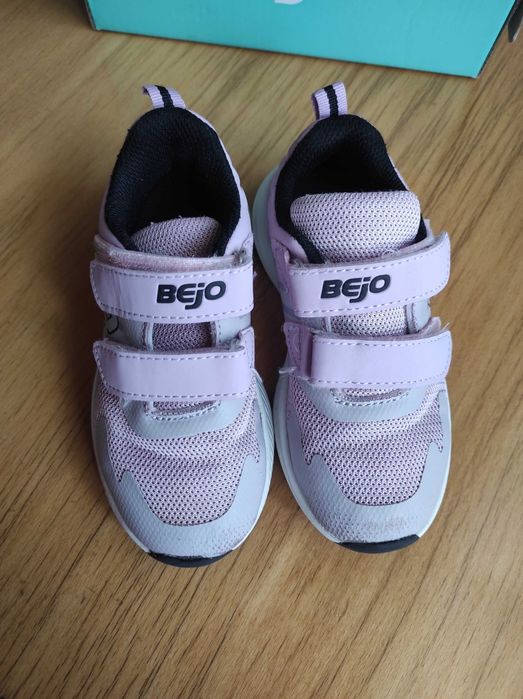Buty sportowe dla dziewczynki 26 na lato