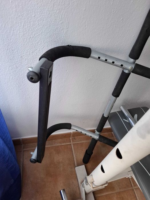 Venda de halteres + banco de treino + barras