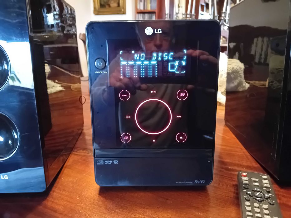 Micro Sistema Hi-Fi LG em óptimo estado