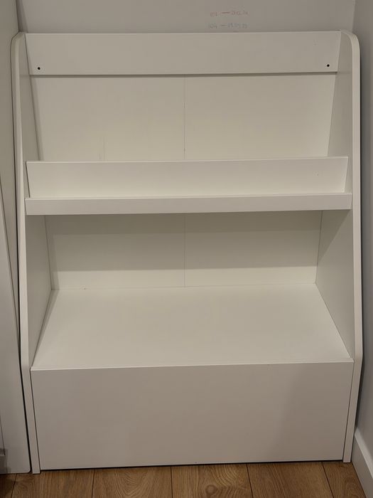 Regal na ksiazki z suzflada Ikea BERGIG